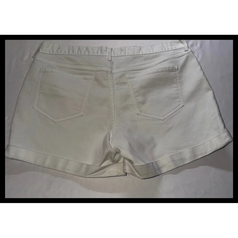 Old Navy The Sweetheart Denim Shorts Womens 14 White Cuffed Casual Summer - Picture 7 of 8
